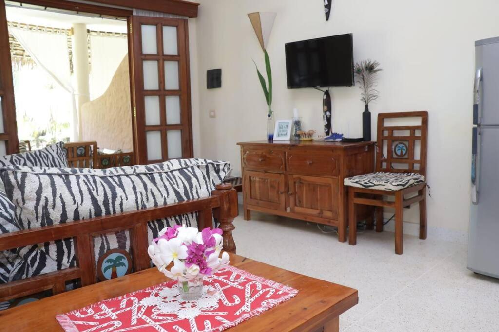 Tembo Beach Cottage Malindi Exterior photo